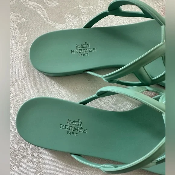 Hermes Mint Green Sandals - Picture 3 of 4